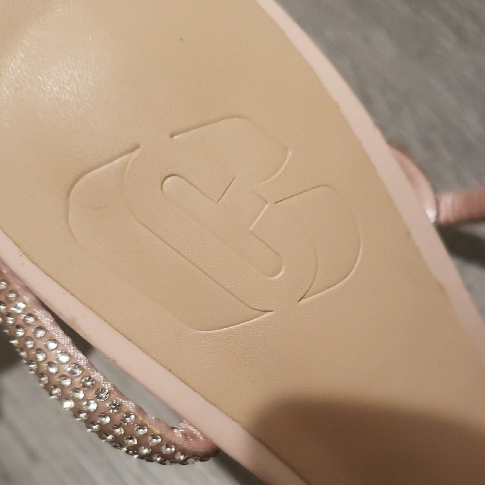 Elegant Pearl Embellished Women's Heels - Picture 9 of 11